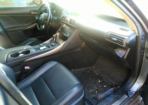 2017 Lexus Is 300 z USA, uszkodzony, nr VIN JTHCM1D25H5017120